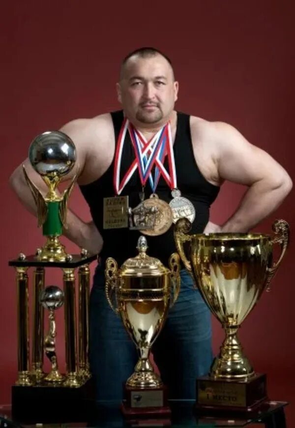 Эльбрус нигматуллин жена. Эльбрус хамитович нигматуллин. Башкирский силач эльбрус нигматуллин. Эльбрус нигматуллин биография. Эльбрус хамитович нигматуллин российский спортсмен.