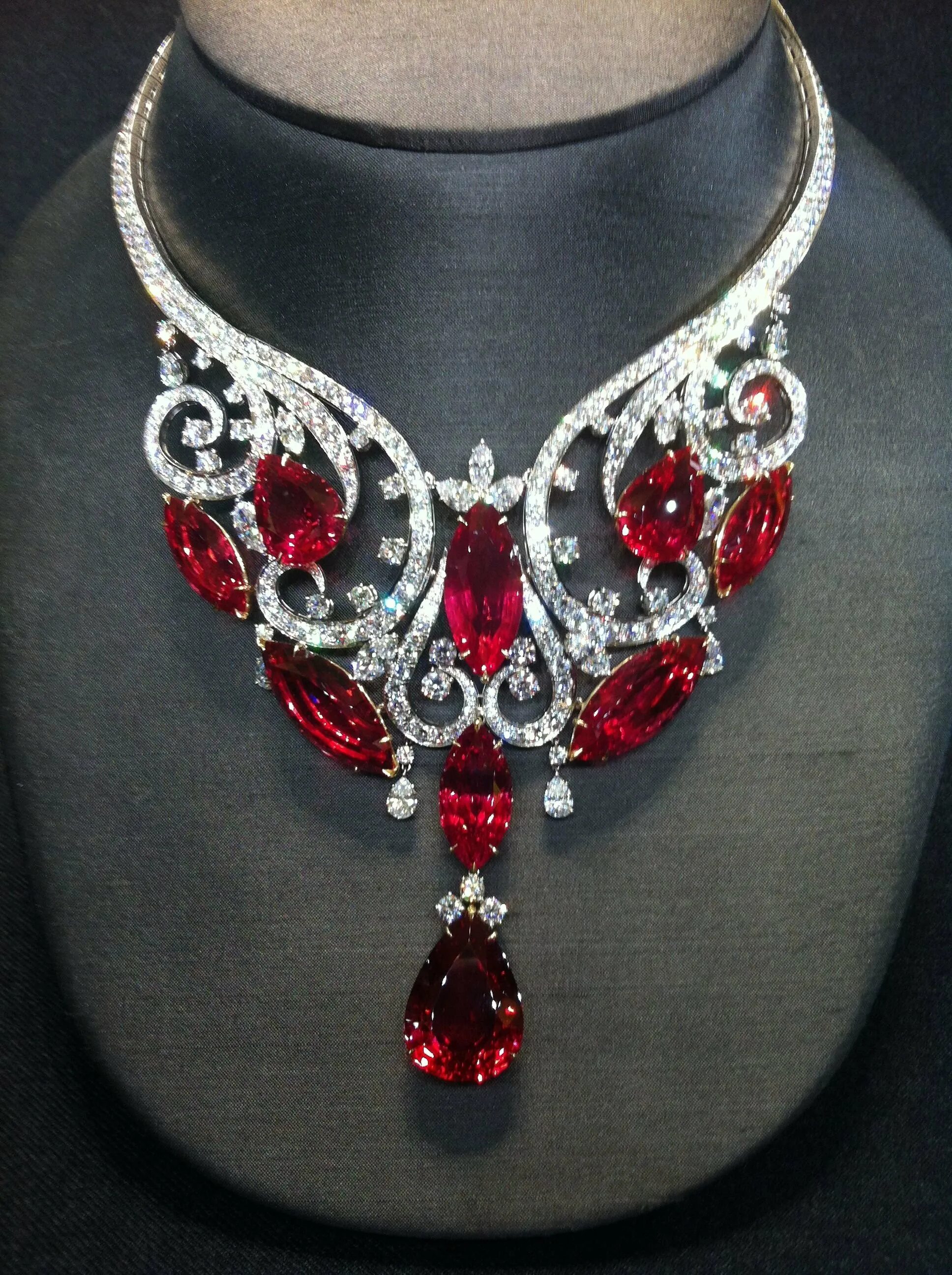 Дорогие драгоценности. Рубиновое ожерелье ( Ruby Necklace). Украшения султанш колье серьги корона. Колье арт.16849 Рубин.