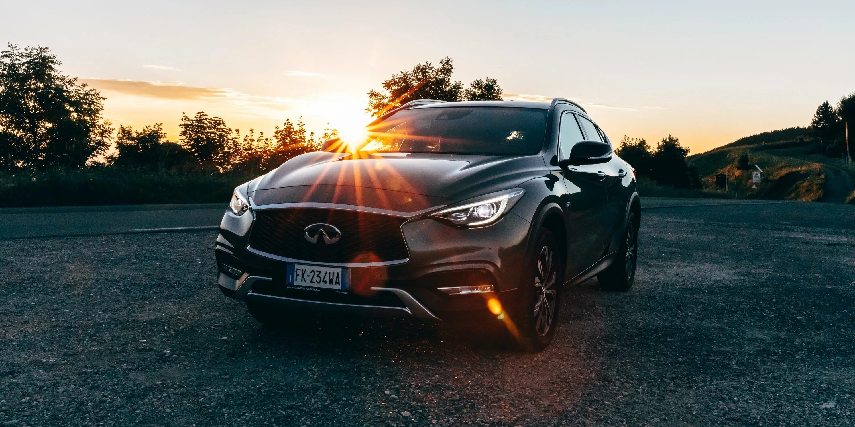 Музыка инфинити на телефон. Infiniti qx30 черный. Инфинити qx30 обои. Infiniti fx37 обои. Фон рабочего стола Инфинити.