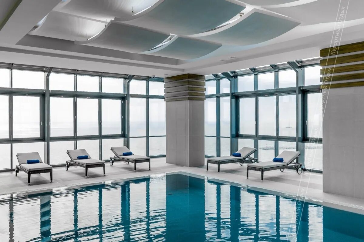 Pullman resort. Отель пуллман сочи бассейн. отель pullman сочи центр 5*. пуллман сочи центр бассейн. бассейн в pullman сочи центр 5*.