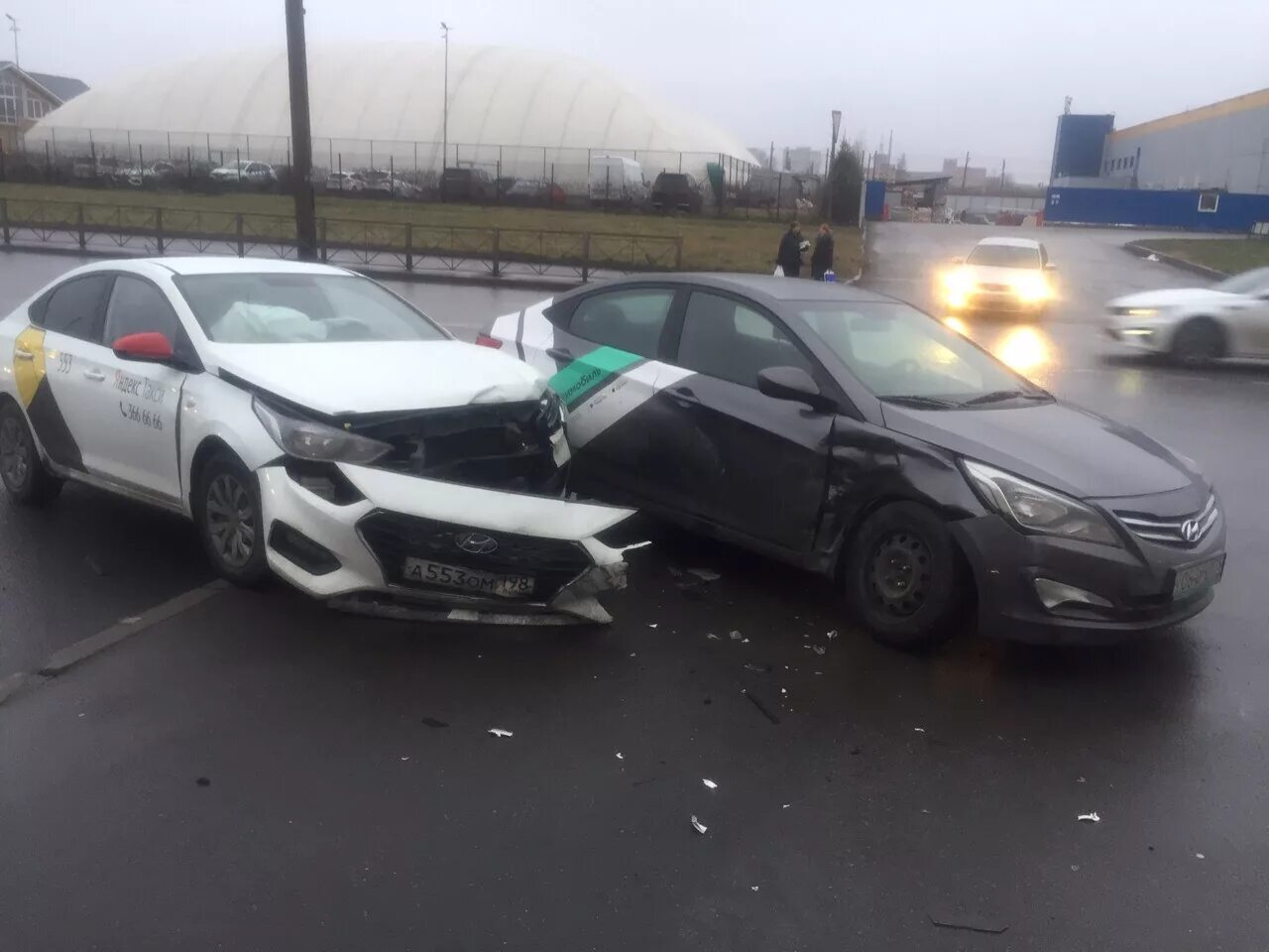 Делимобиль вне зоны. Hyundai Solaris Делимобиль. Делимобиль Хендай Солярис авария. Хендай Солярис каршеринг.