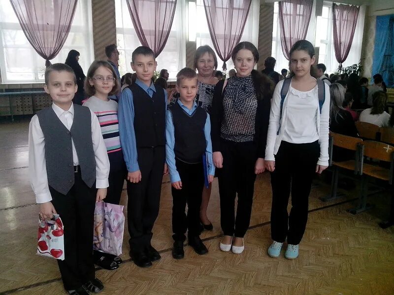 школа 2 класс. маоу сош 19 г томска. школа номер 12 волжский директор. десятая школа кандалакша. 19 декабря школы.