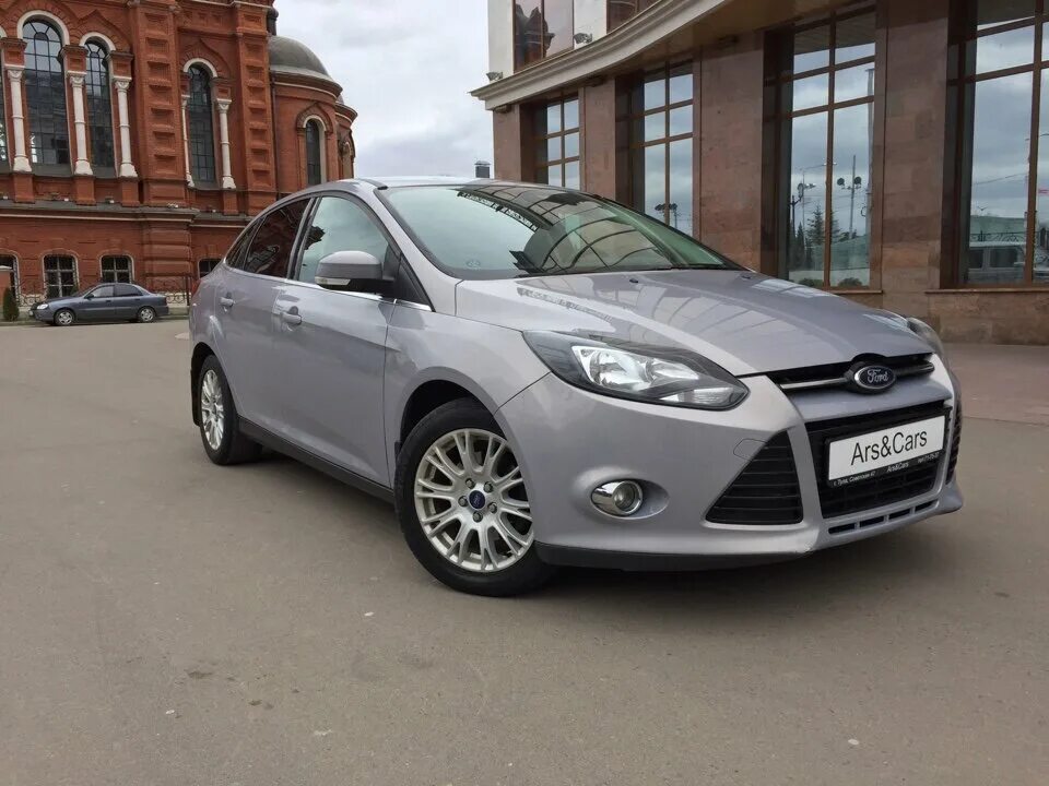 Форд фокус 2012 года седан. Ford Focus 3 2012. Ford Focus 3 седан 2012. Ford Focus 2012 серый седан. Ford Focus 3 серый.