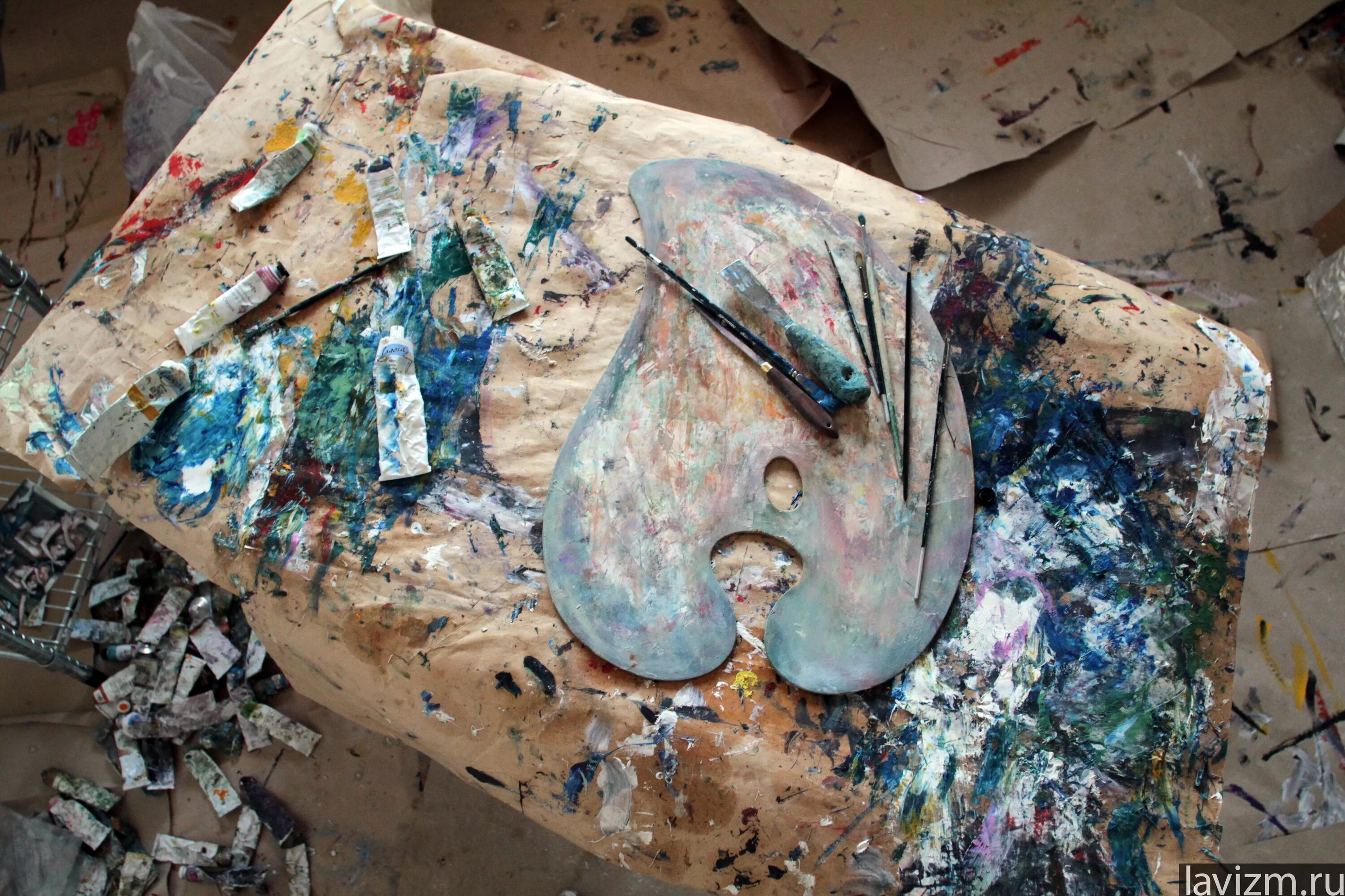 Валери хегарти художник. Растоптала краски разорвала холсты. Рваный холст. Марио санчес невадо взрыв эмоций. Реставрационные кромки холста.