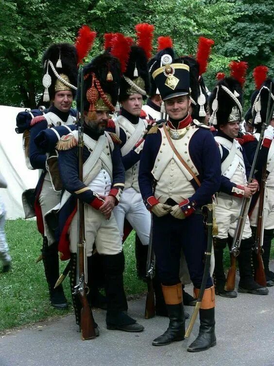 Старая гвардия Наполеона при Ватерлоо. Napoleon's Guard uniforms 1812 reenactors. Ватерлоо французы реконструкции. Солдаты Наполеона.