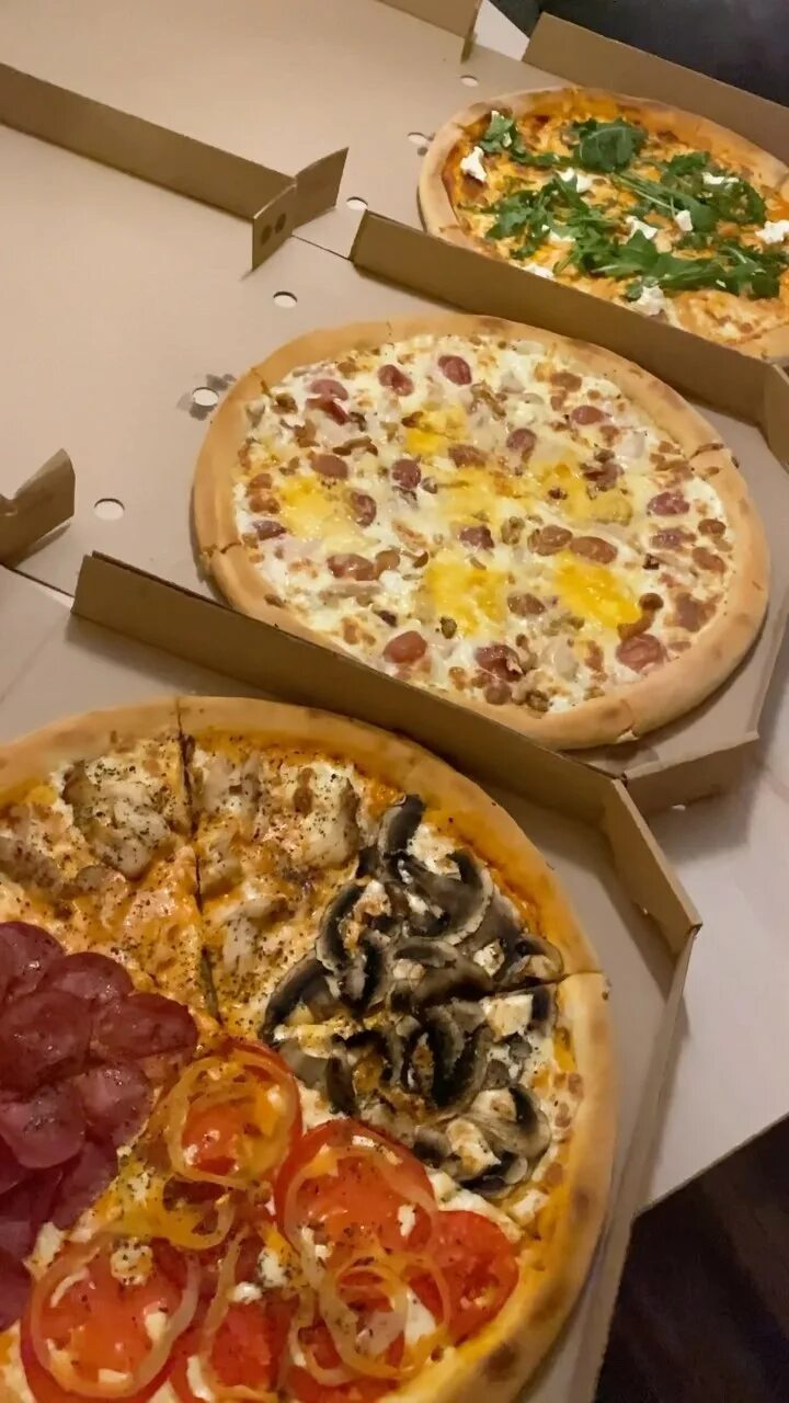 Затерянный рай омск кафе. Хот дог в лаваше. Косарева 50 саранск. Кунак фуд саранск. Кунак фуд саранск.