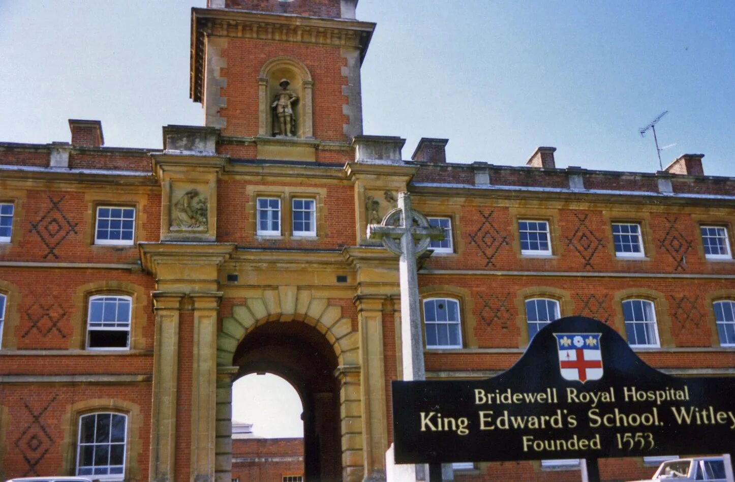King edward's school. Королевская школа в теркенбери. King edward's school. Частная школа king edward's school. Частная школа king edward's school.