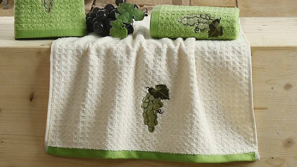 Полотенце корень. Полотенце кухонное. Полотенце кухонное зеленое. Набор кухонных полотенец. Кухонные полотенца зелёного цвета.