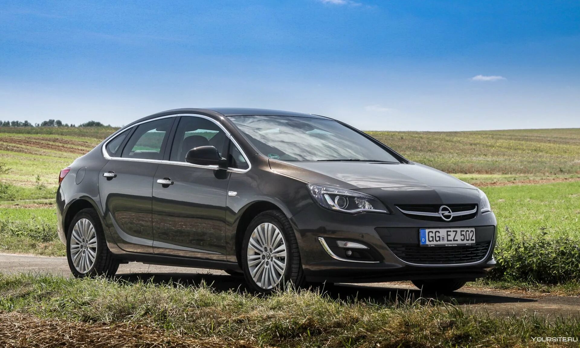 Gm купить опель. Opel Astra j sedan.