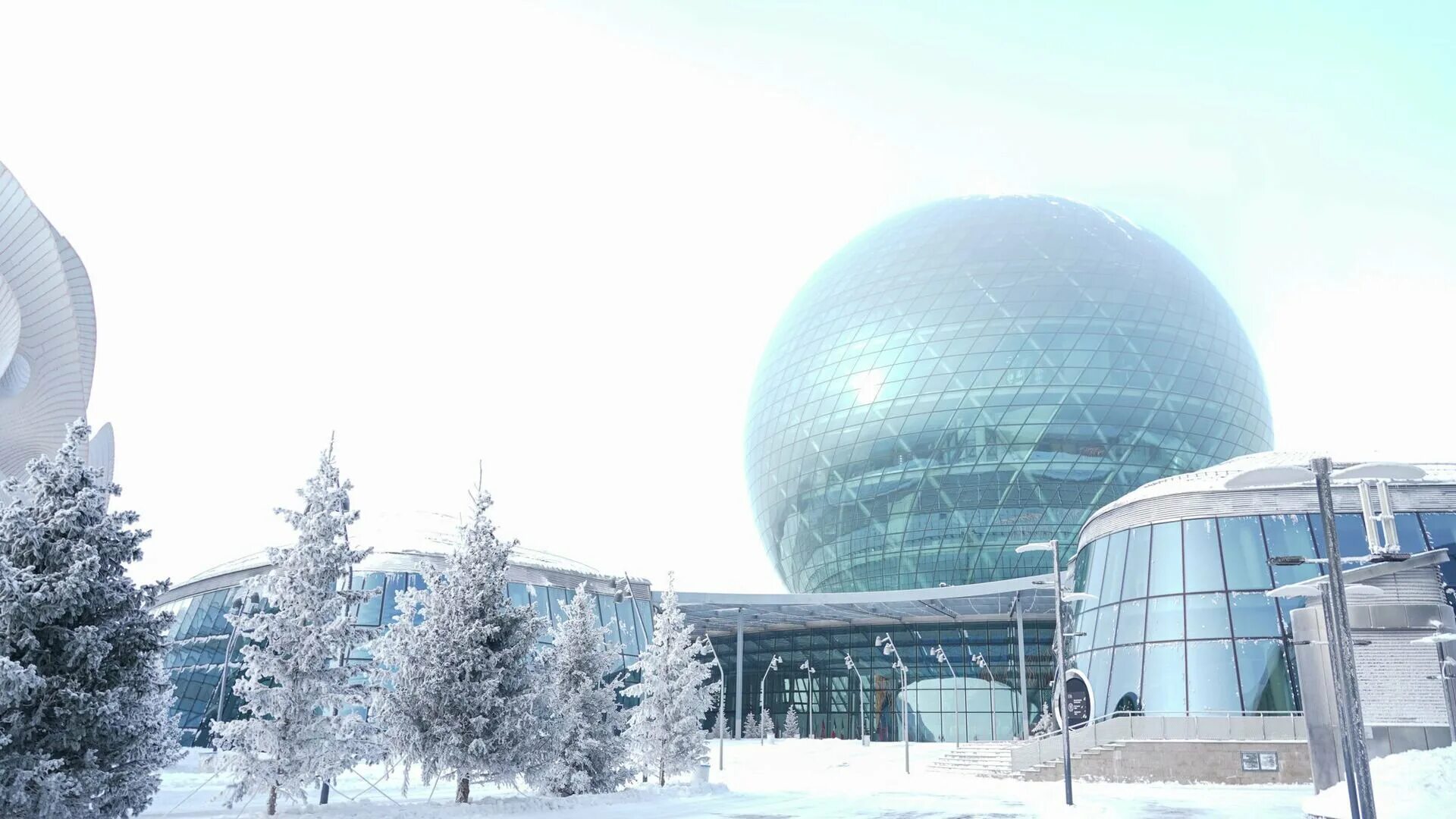 Астана январь. Нурсултан Астана снег. Астана зима. Байтерек зимой Казахстан.