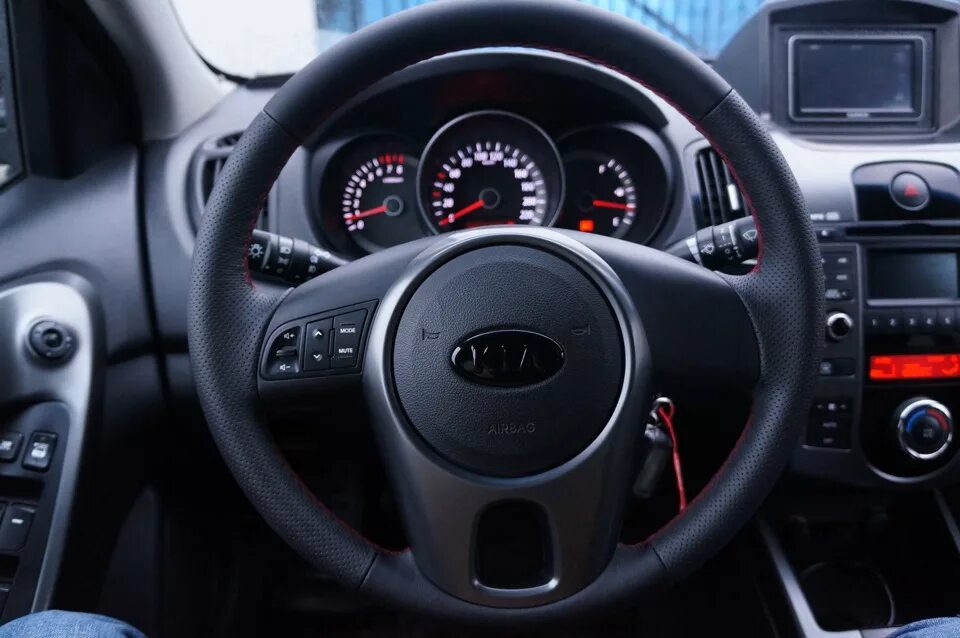 Руль kia cerato 2. Руль церато. Kia cerato руль от cerato 2. Руль киа серато 2. Руль киа церато 2011.