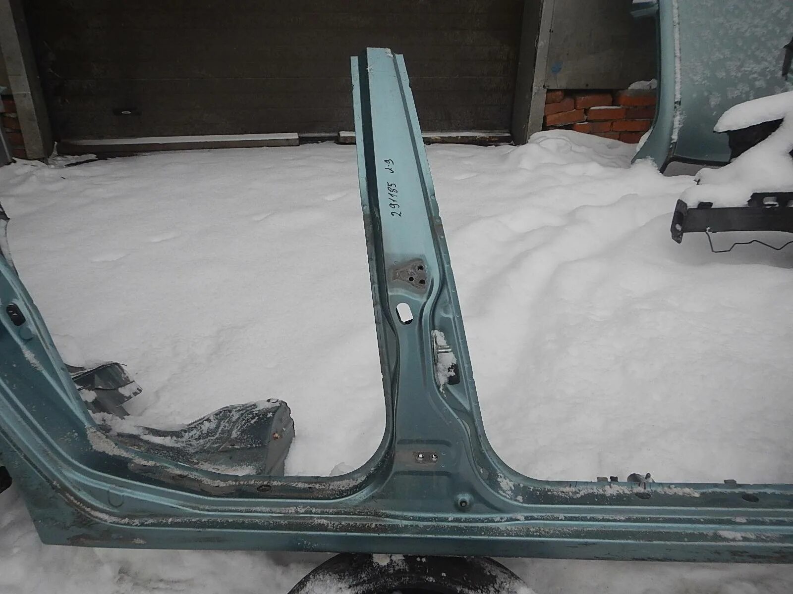 Порог со стойкой. Пороги для mitsubishi galant 9. 96404745 порог левый металл лачетти. Порог левый для киа рио 2019. Порог левый со стойкой киа спортейдж 3.