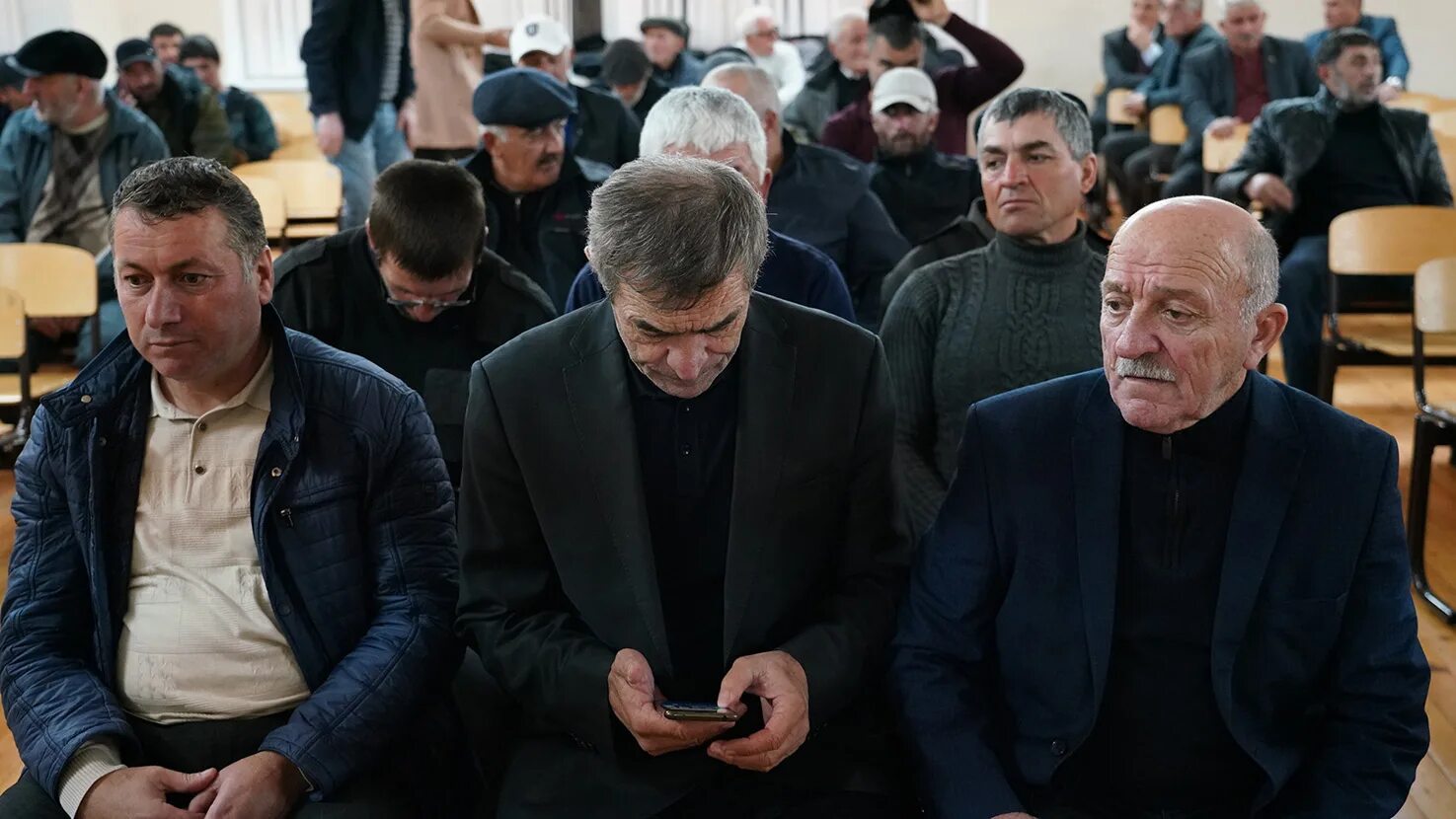Работники сельского хозяйства. Схк агрофирма согратль. Схк агрофирма согратль. Согратль эмблема. Согратль дагестан молочная продукция.