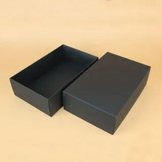 Черные картонные коробки