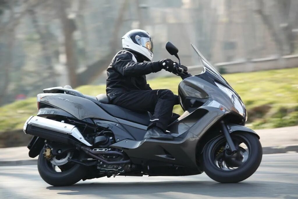 Honda Silver Wing 600. Макси скутер Honda Silverwing 600. Максискутер Хонда Сильвер Винг 600. Honda Silver Wing 2013. Макси скутер хонда