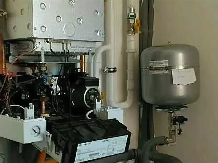 Ремонт котлов и колонок. Газовый котел аква. Rinnai rb-206 mf. Ремонт газового котла. Ремонт газовых котлов картинки.