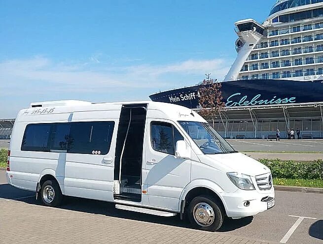 Спринтер турист. Mercedes-Benz Sprinter 515 турист. Мерседес Спринтер турист 2020. Микроавтобус Мерседес Спринтер 515. Мерседес Бенц Спринтер турист 2020.