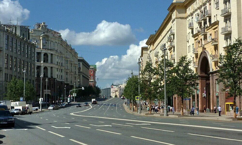 Тверская фото. Тверская улица. Главная улица Москвы Тверская. Тверская Тверская улица панорама. Москва Тверская улица 1996 год.