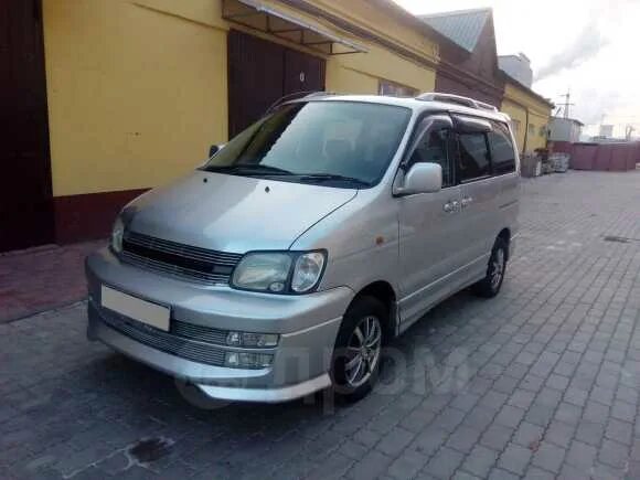 Дром благовещенск продажа тойота. Toyota Town Ace Noah 2000. Тойота Ноах 2000.