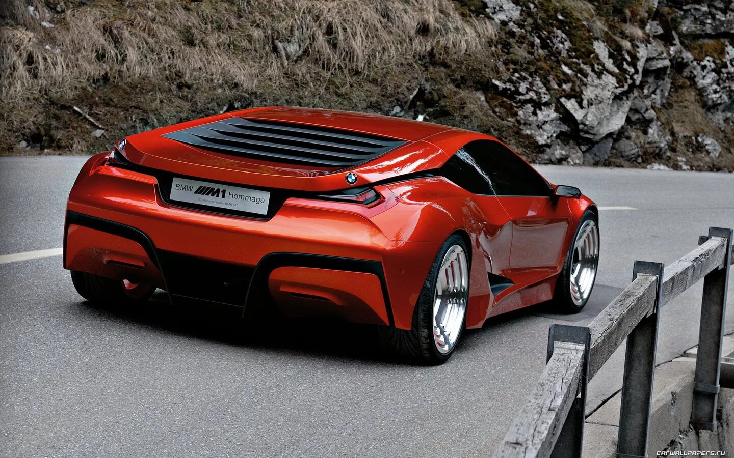 Mclaren mp4-23. Bmw m1 hommage. м 1 2008. Bmw m1 hommage concept. Mclaren f1 2008.