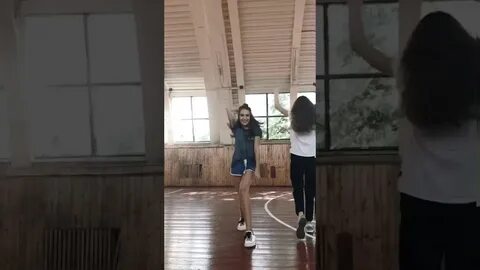Одноклассницы на физре