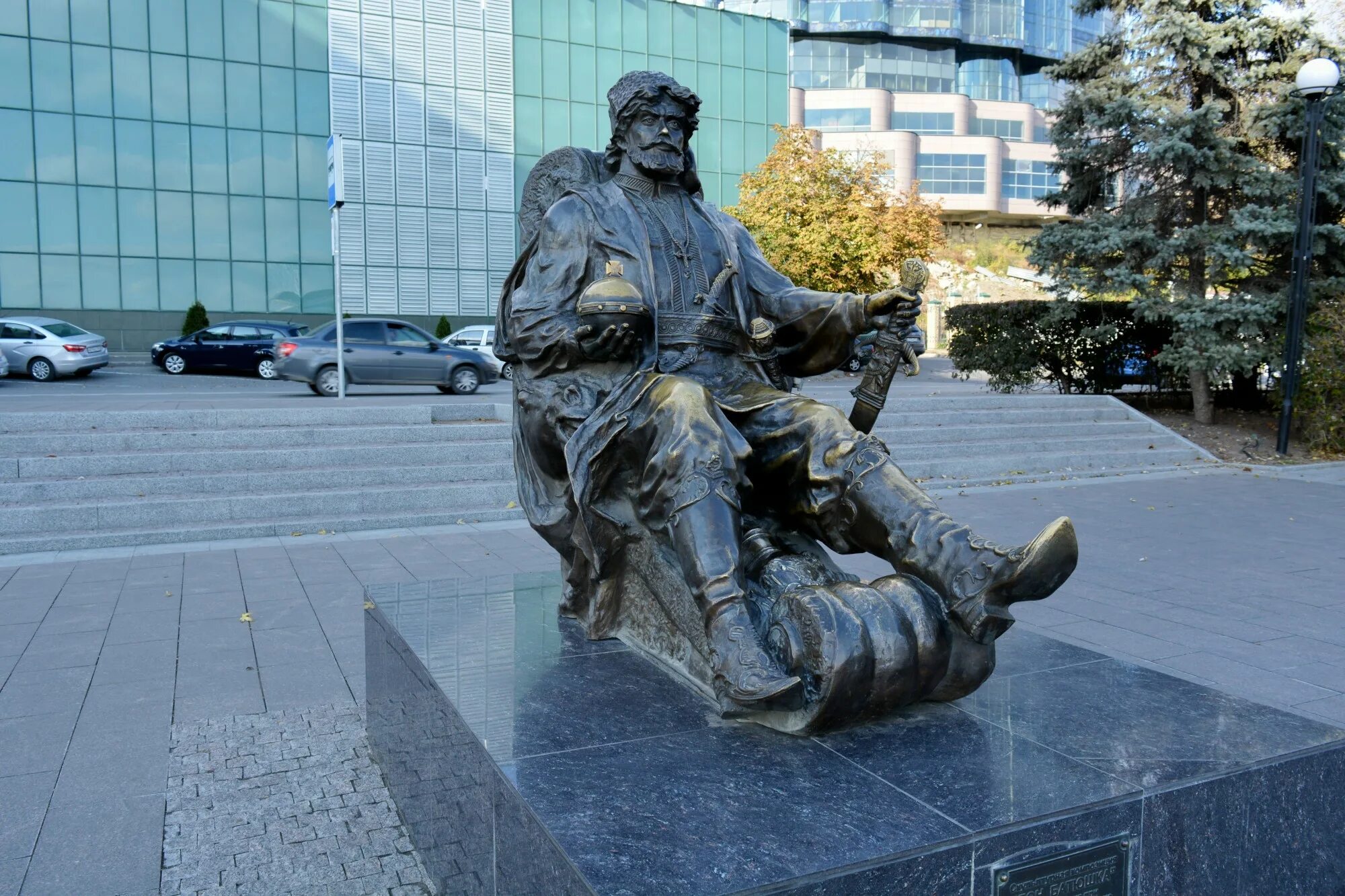 Что посетить в ростове. Набережная ростова-на-дону. памятники на набережной в ростове. памятники на ростовской набережной. скульптура ростовчанка в ростове на дону.