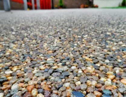 Пластиковая галька для двора