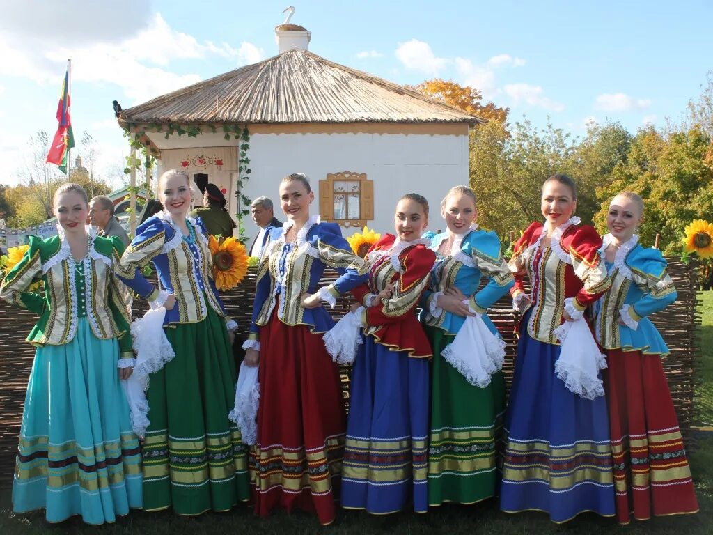 Казачки за работой. Быт казачки. Донская казачка и казак. Живопись быт донских казаков. Донской казак донская казачка.