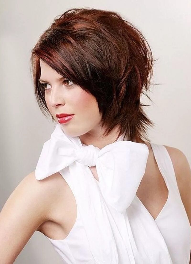 боб гарсон. асимметрия боб каскад. стрижка боб гарсон каскад на короткие. короткие стрижки с объемом.