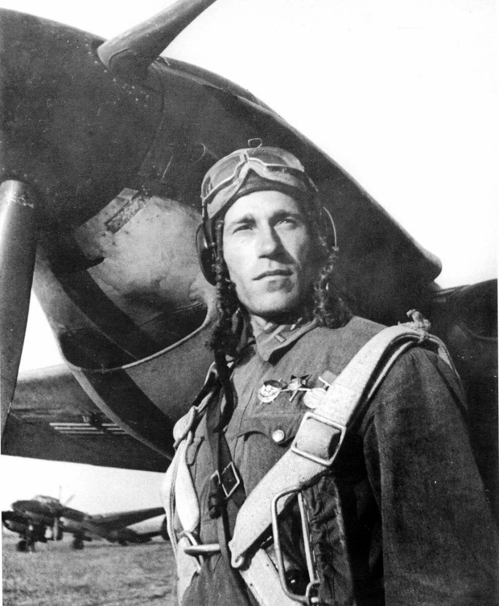 Летчики в небе. 29-й гвардейский истребительный авиационный полк. Летчики ввс ссср 1941-1945. Александр иванович покрышкин лётчики второй мировой войны. Владимир иванович матвеев летчик.