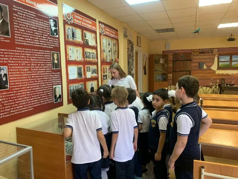 Надежда тихомирова иваново. Надежда глянцевая новодвинск. Групповой проект в начальной школе примеры. Директор 1015 галина николаевна. Школа 83 архангельск.