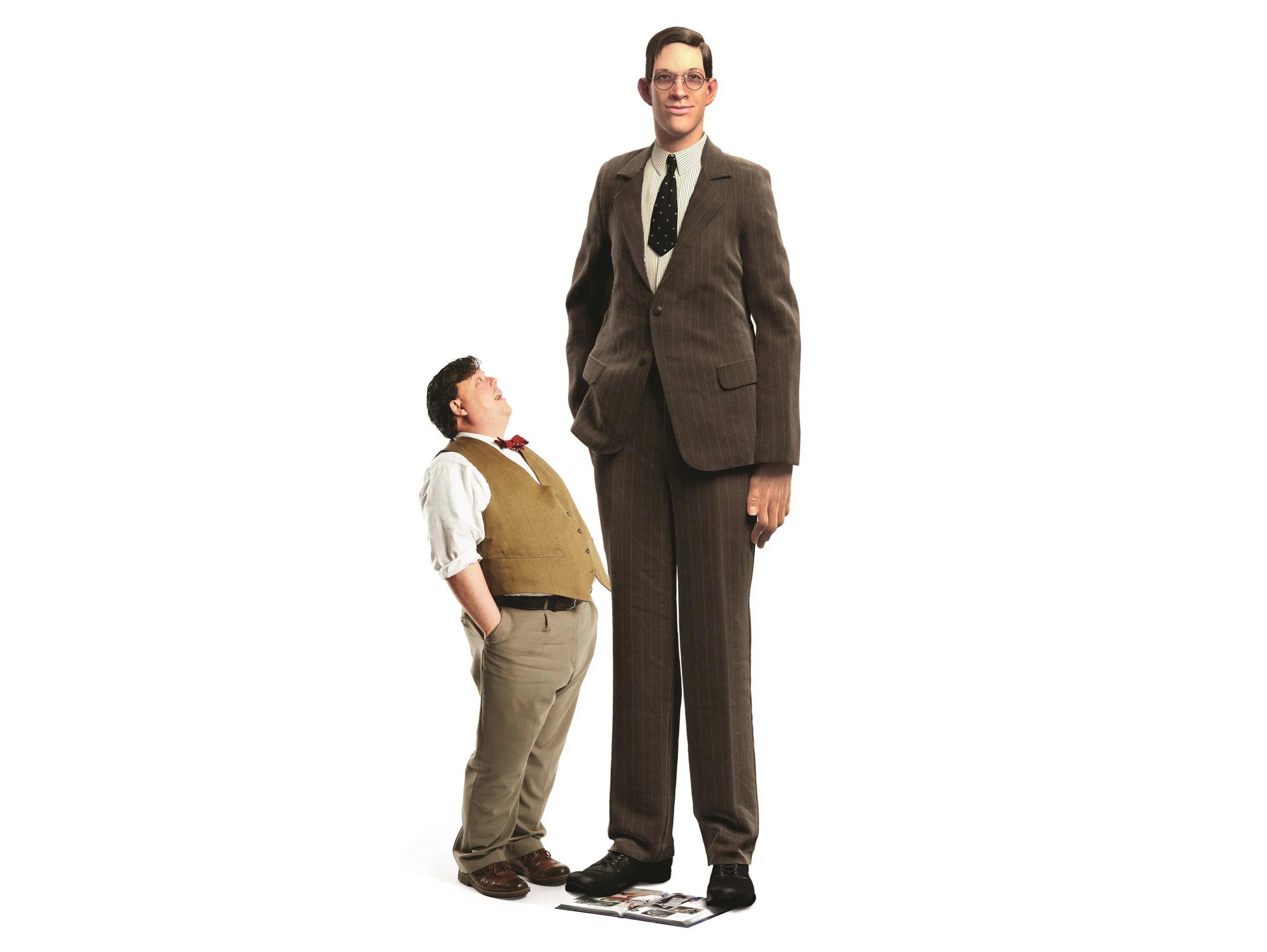 Tall man short man. Высокий и низкий человек. Человек 3 метра. Высокий и невысокий человек.