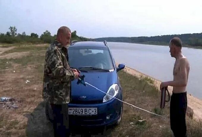 Подъезжать к водоему. Автомобиль у водоема. Автомобиль для рыбалки. Машина рыбнадзора. Штраф за машину у водоема.