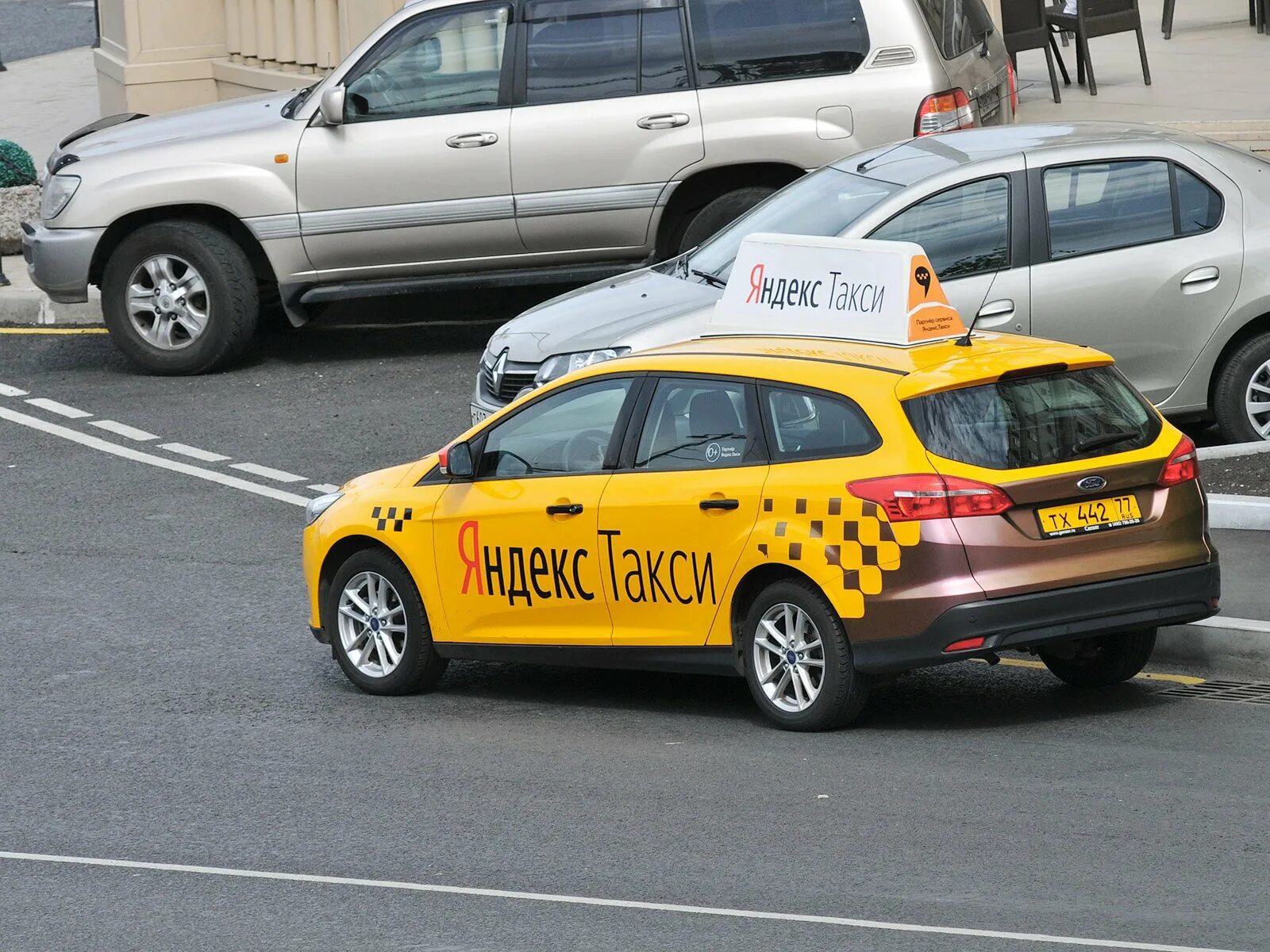 Яндекс такси фото. Такси работает видео. Яндекс такси. Яндекс такси картинки. Такси работает видео.