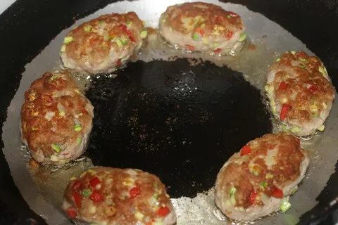 Сколько по времени жарятся котлеты