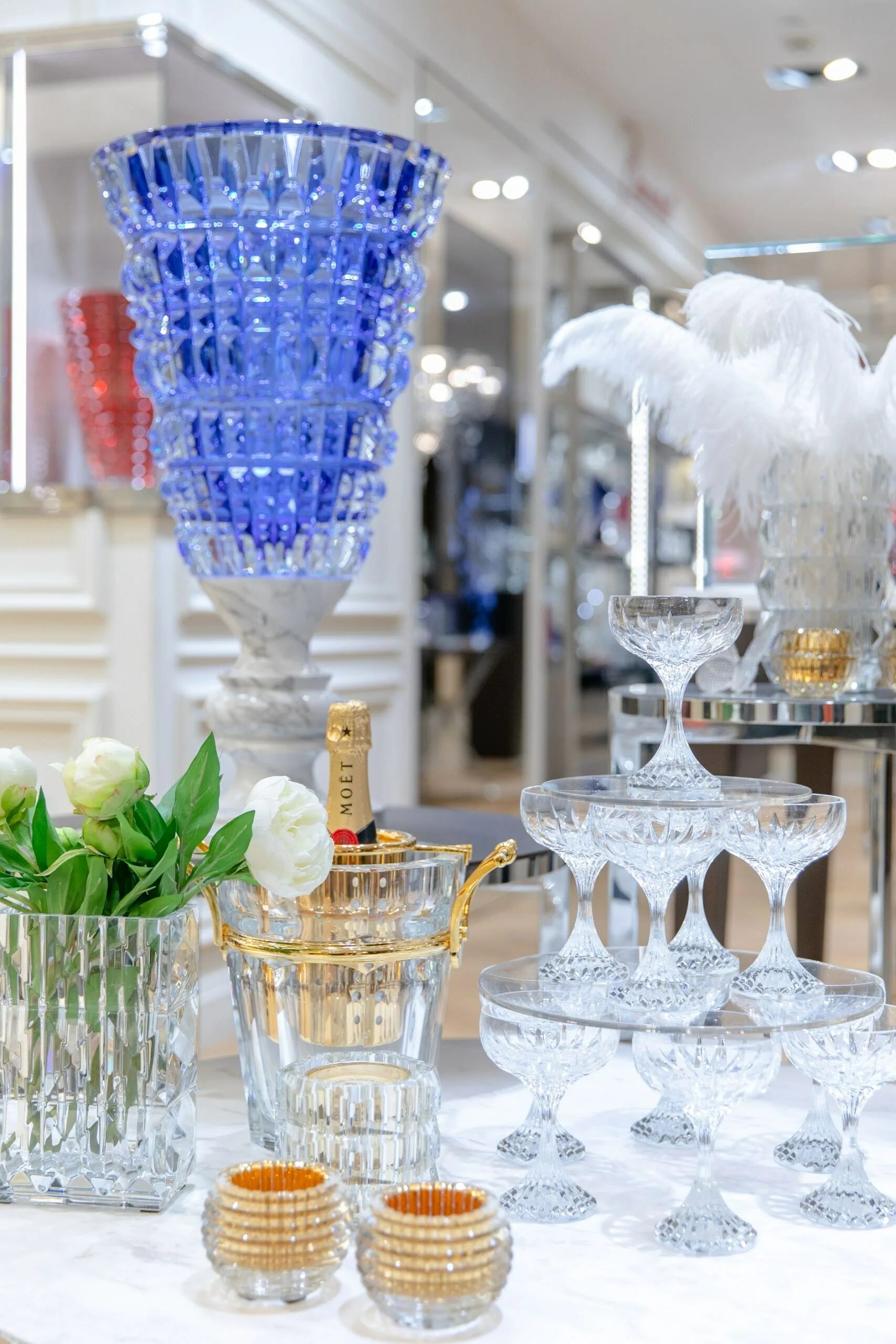 Хрустальная посуда в современном интерьере. Хрустальное стекло джорджа равенскрофта. Индия хрусталь. Хороший хрусталь. Baccarat хрусталь.