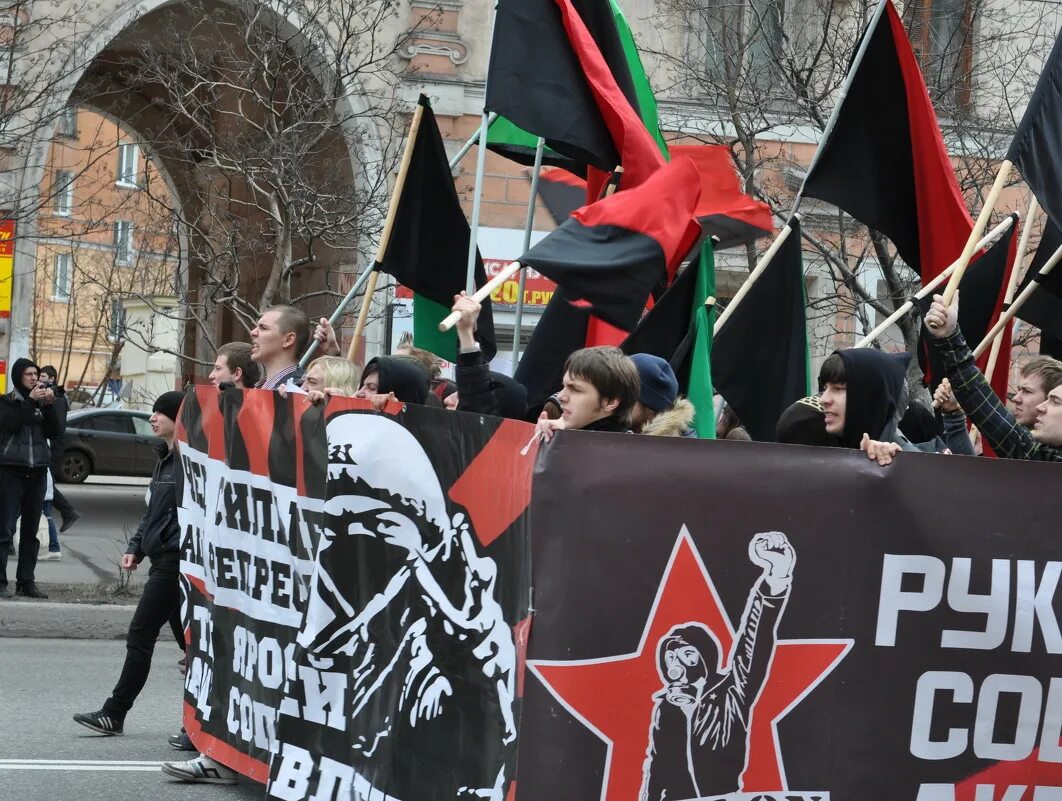 марш 9 мая. многонациональный народ крыма. марш молодых. марш молодых. баннер марш патриотов.