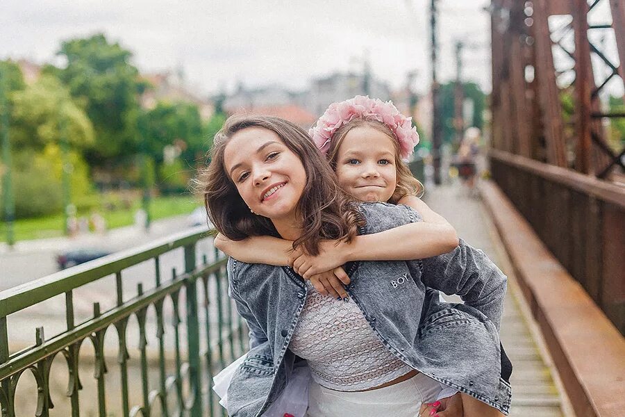 Фото сестры. Фотосессия сестер. Фотосессия 5 сестрёнок. Сестрички. Life. Клипы сестренка