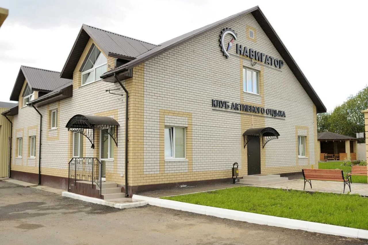 Клинвуд. Кострома жилой комплекс. Гостиница шелестофф кострома. Беседка островского на набережной в костроме. Сказочный терем снегурочки в костроме.