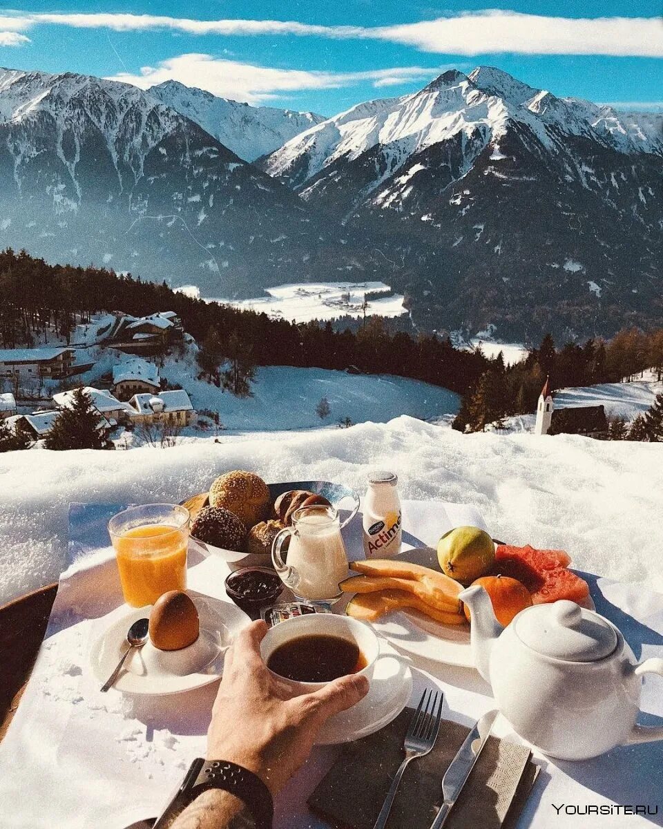 Завтрак в Альпах. Утро в горах зимой. Завтрак в НОРПХ. Завтрак в снежных горах. Завтраки красная поляна