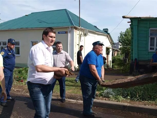 Погода ефремов по часам. Смерч в Ефремове 2013. Погода в Ефремове. Ефремов ураган. Ураган в Ефремове 2013.