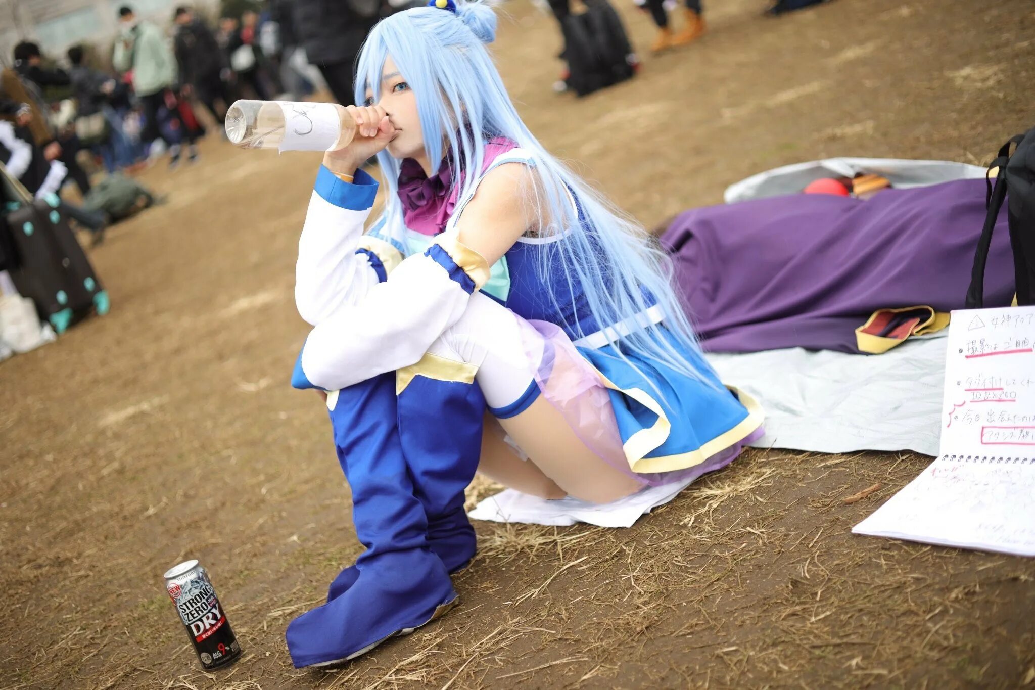 Аква коносуба косплей. Аква Konosuba r18 косплей. Богиня Аква косплей. Aqua cosplay