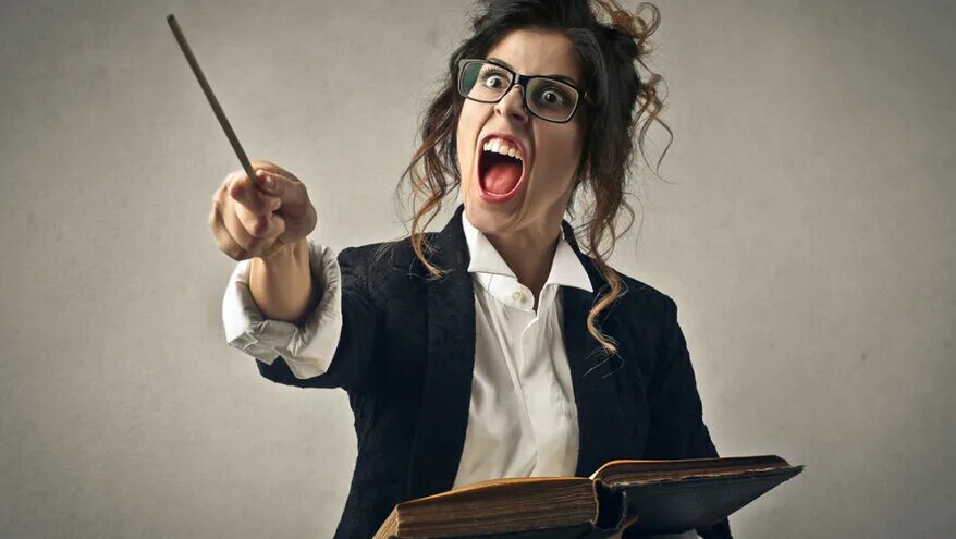 Злой учитель. Грубая учительница. Учительница в очках. Грубая учительница. Грубая учительница.