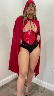 Realitywithriss.vip Seductive Blonde Dances While Teasing Her Tits Onlyfans...