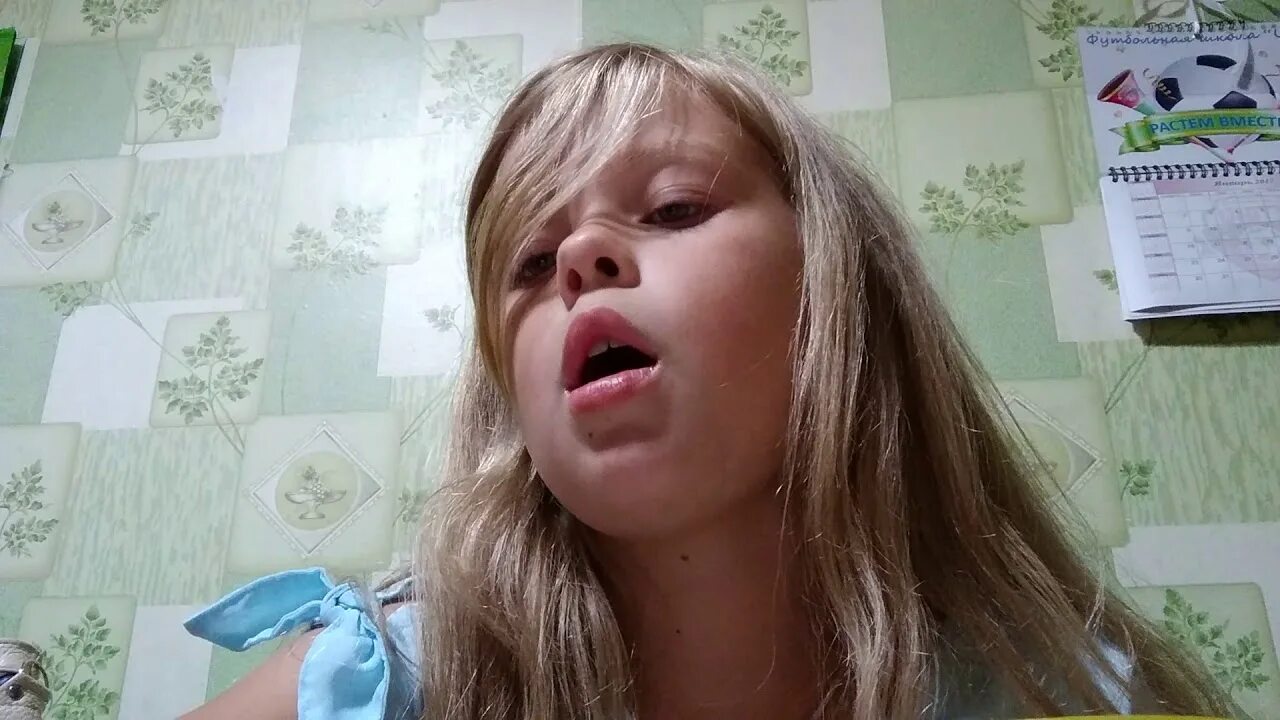 Девушка есть какашки. Какашки тринадцатилетних девочек. девочка настя ест какашку. лера борисова , какашка.