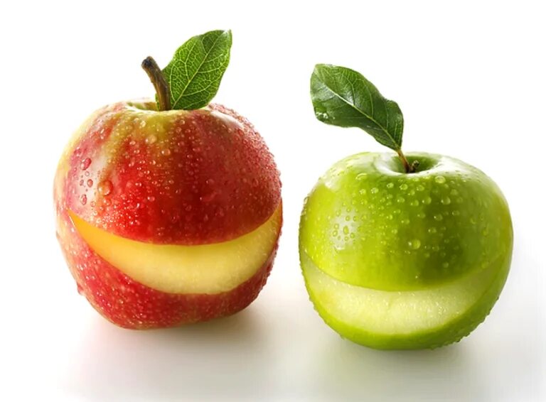2 яблока. Два яблока. Красное и зеленое яблоко. Два зеленых яблока. Яблоки зелёные и кпасные.