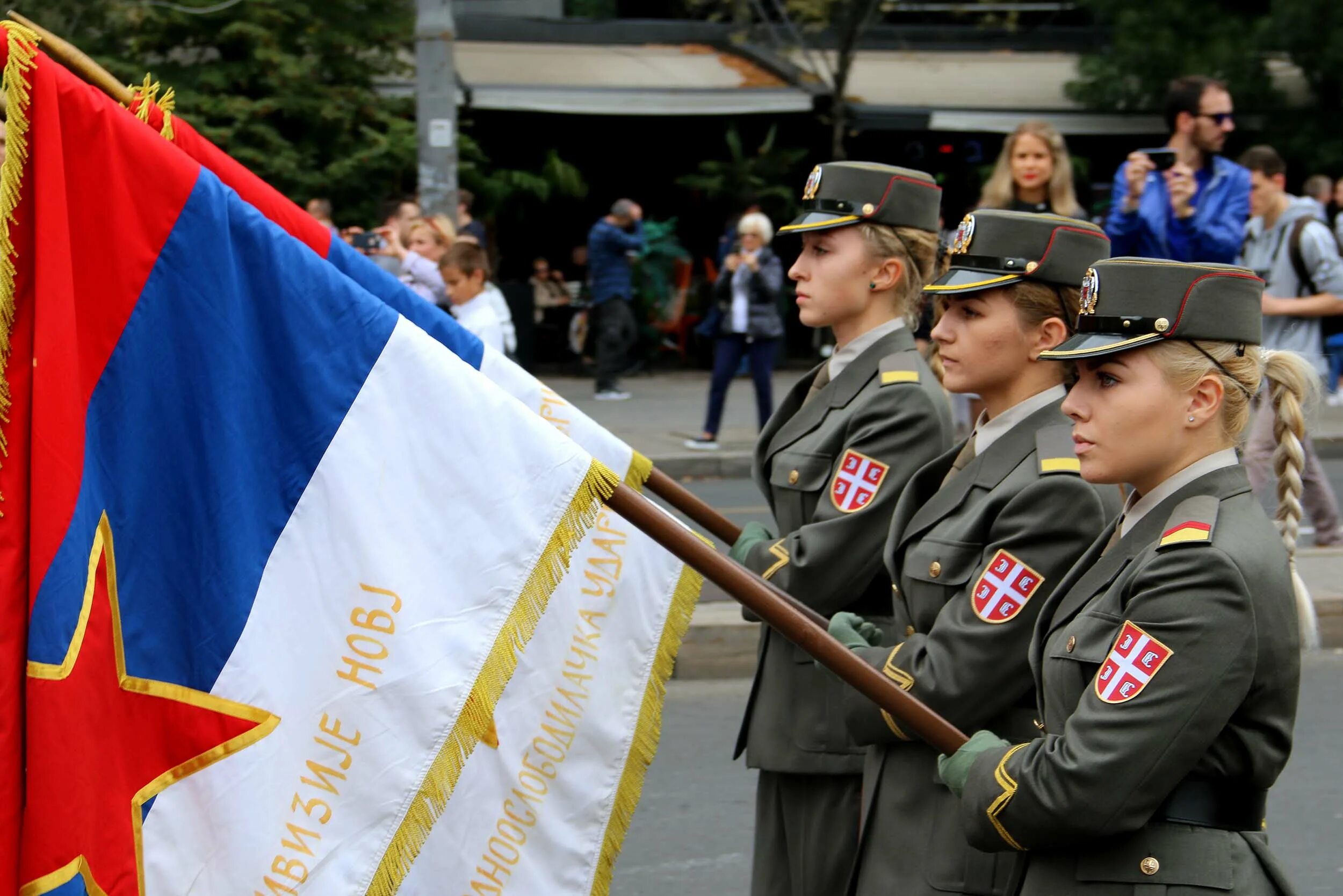 Берет сербии. Форма армии Сербии. Военная форма Сербии. Сербские военные. Форма сербской армии.