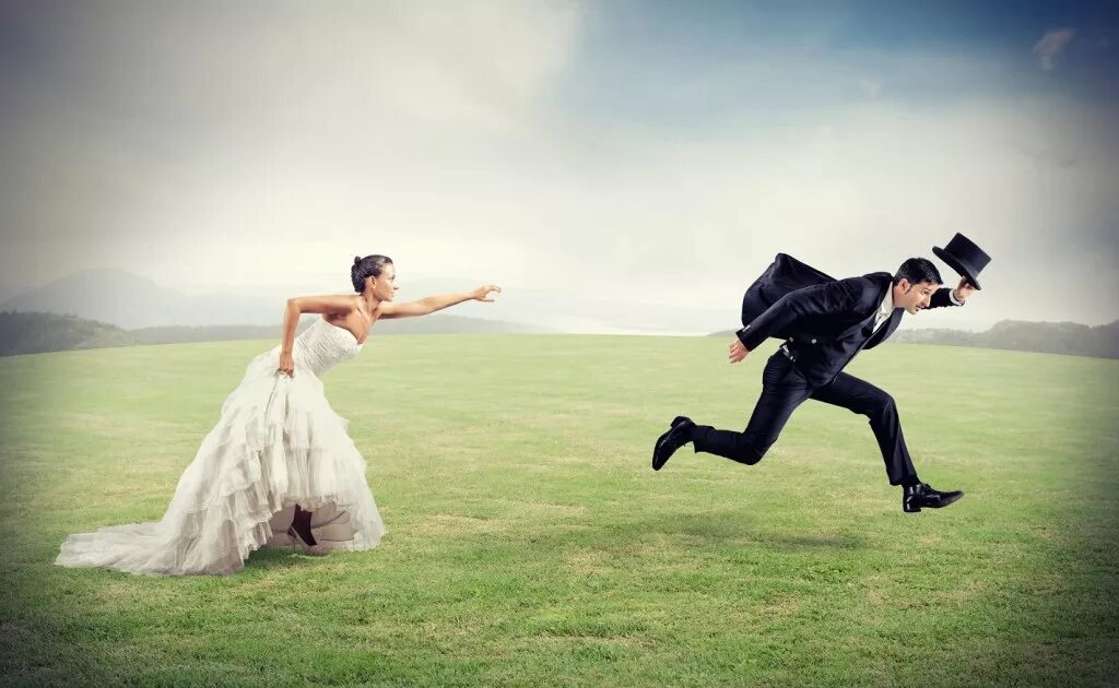 Сбежать. Невесты бегут за женихом. Жених убегает. Невеста убегает от жениха. Жених убегает со свадьбы.