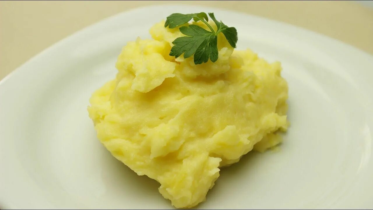 Пюре горчит. Картофельное пюре. пюре из картофеля. картошка пюре. картофельное пюре для детей.