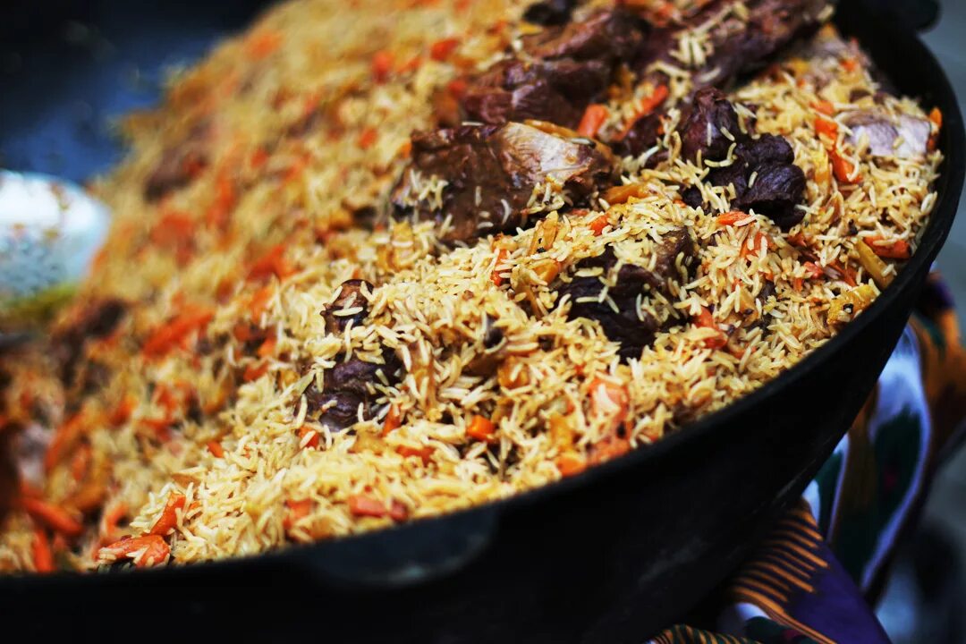 Ош палов. Plov узбекский. Ош узбекский плов. Плов узбекистан devzira. Ош плов коммунистический.